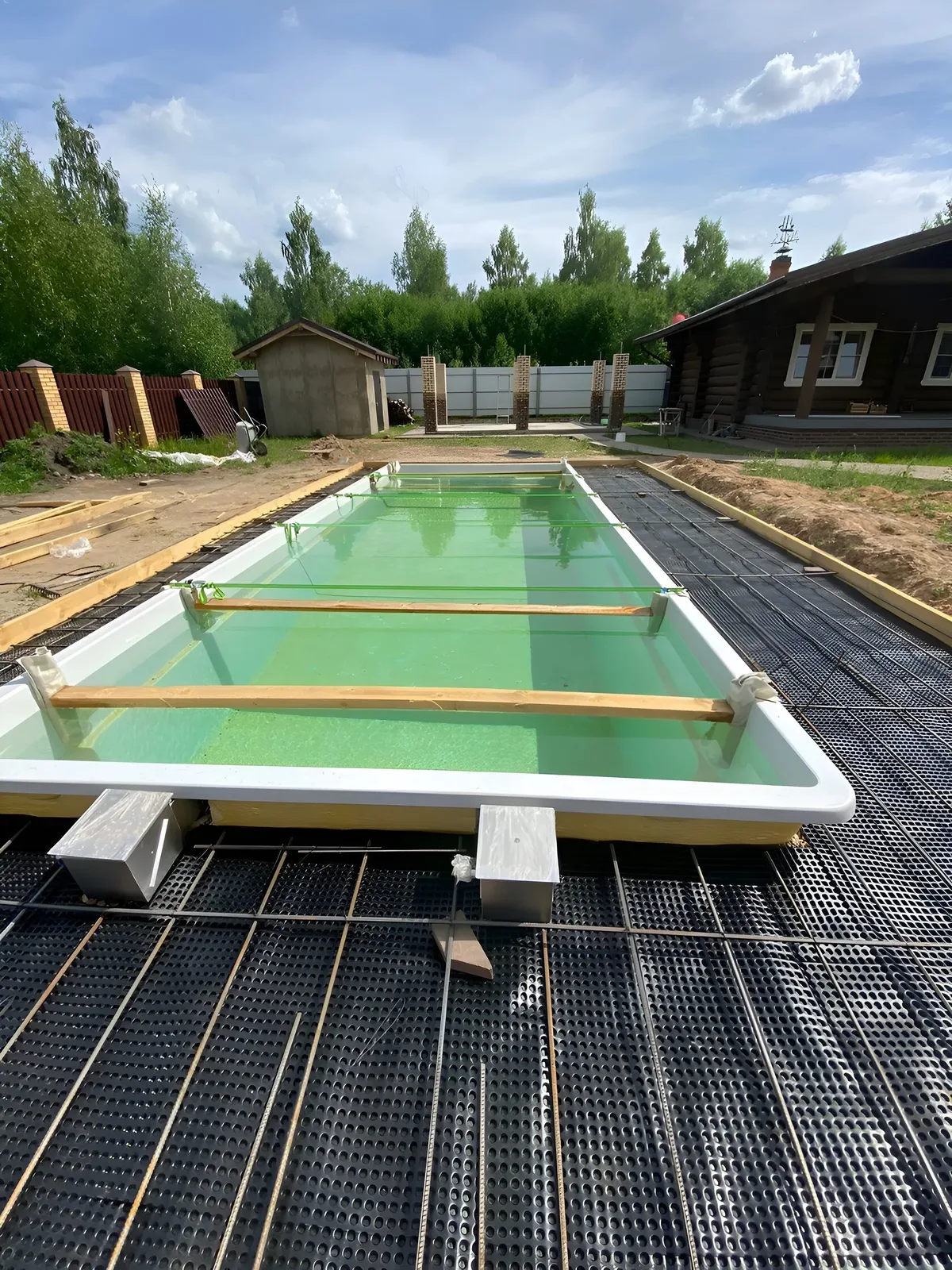 Laguna 9 — вечернее освещение в Черноголовке