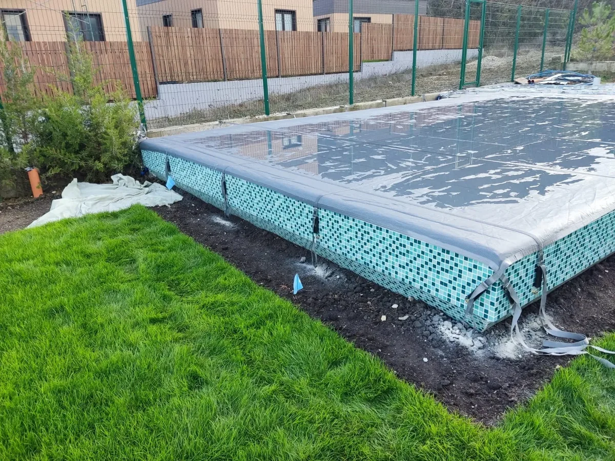 Батутное покрывало на бассейне в Черноголовке